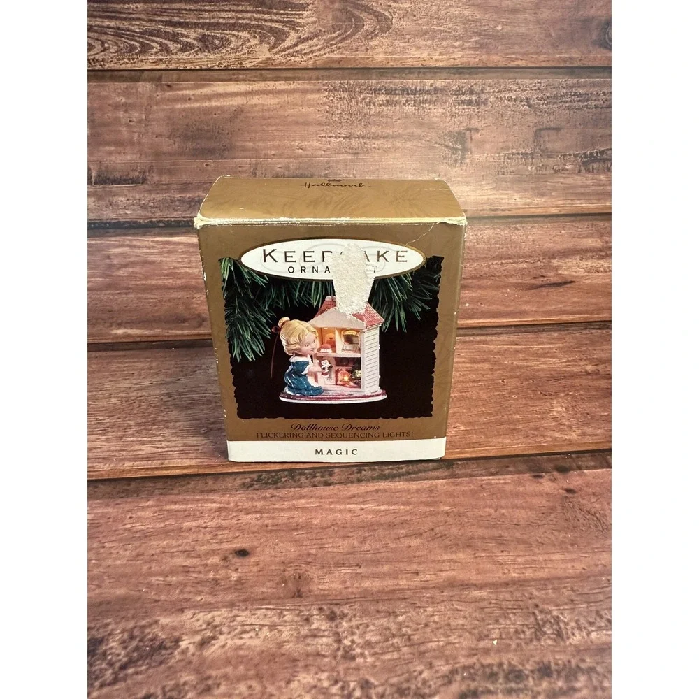 Dollhouse Dreams 1993 Hallmark Magic Lighted Collector Ornament Santa Doll Light